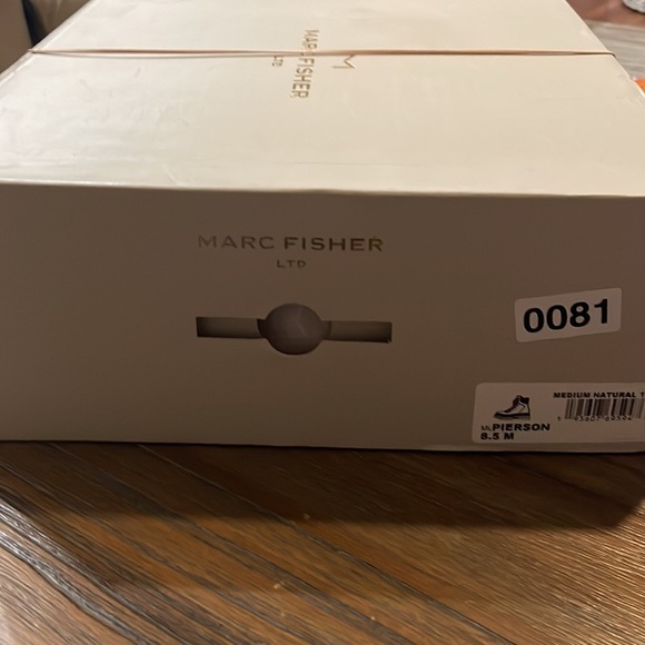 Marc Fisher Pierson Genuine Shearling Brown Suede Lace Up Boots NEW Size 8.5 - Picture 7 of 7